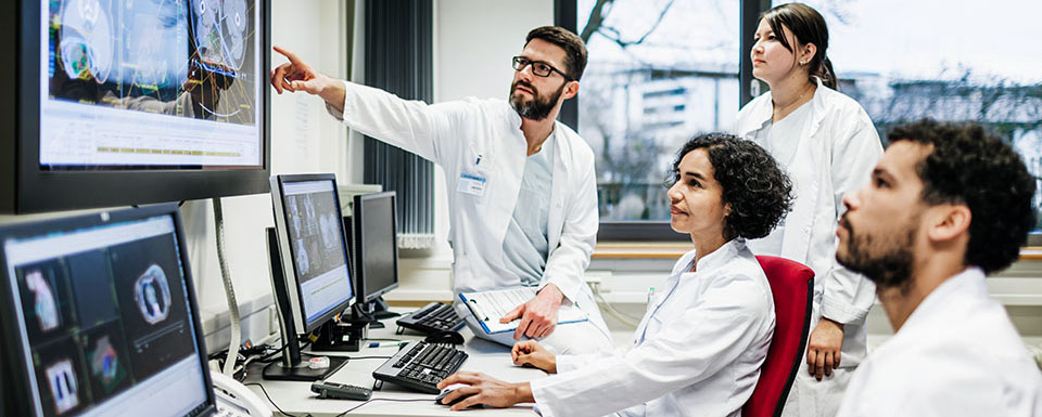 Bild zu Mitarbeiter in der Produktion - Pharmazeutische Reinigung (m/w/d)